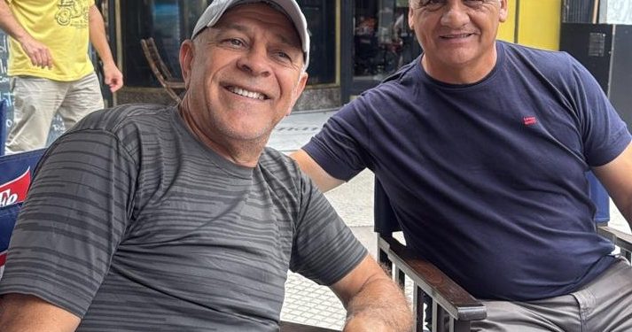 En campaña: «El Loco» y Uliambre en la peatonal santafesina