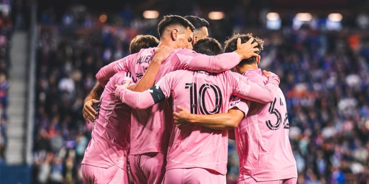 Un gol y tres asistencias de Messi en la goleada de Inter Miami