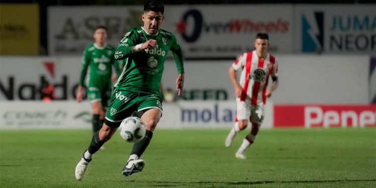 Sarmiento e Instituto se enfrentan en un partido clave para ambos