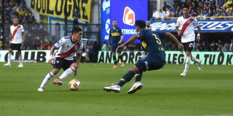 Boca y River se enfrentan en un Superclásico fundamental