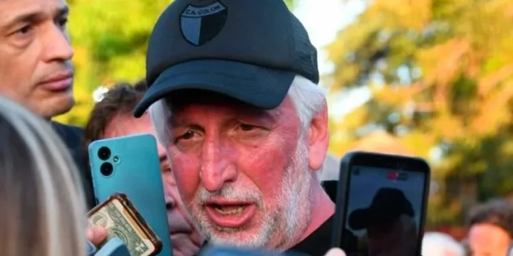 «Se firmaron contratos demenciales a pagar con dólar billete»