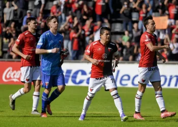 «El técnico y la dirigencia tienen que decirle al Pulga si lo necesitan o no»