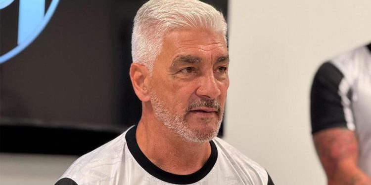  Omar De Felippe no seguirá en Central Córdoba
