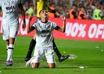 Llega otro delantero para tranquilidad de Ezequiel Medrán