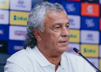 En Perú, a Gorosito lo echaron semanas después de haberle renovado contrato