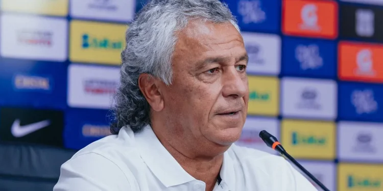 En Perú, a Gorosito lo echaron semanas después de haberle renovado contrato