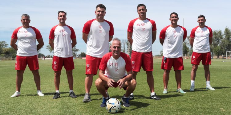 Unión hizo oficial la llegada de Vazzoler al cuerpo técnico de Madelón