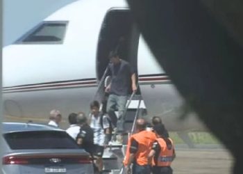 Ni un saludo a distancia: Messi pasó sin levantar cabeza por Santa Fe