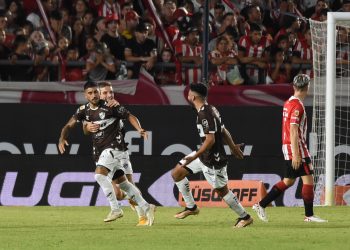 Estudiantes y Platense definen el Trofeo de Campeones: día, hora y TV