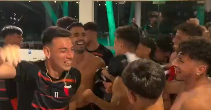 Jugadores al palo: «Que este año nos vamos de la B…»