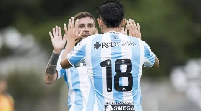 Atlético Tucumán le ganó a Progreso por 2-1 en la Serie Río de la Plata