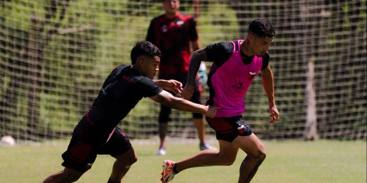 El primer amistoso entre Colón y Patronato culminó en empate