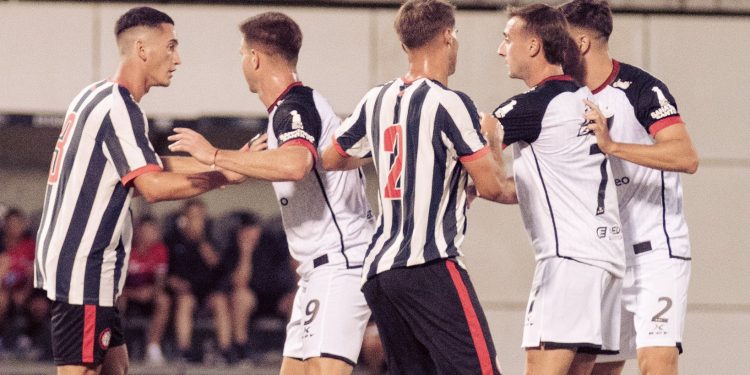 Colón afrontó un amistoso ante la Selección de Paysandú: resultado y equipos