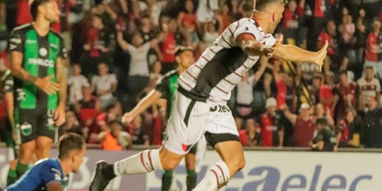 El Puma Gigliotti dejó Colón y está cerca de volver a su primer amor