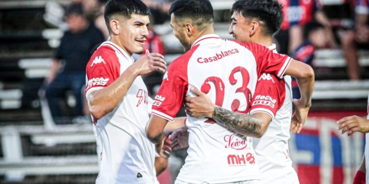 Huracán aplastó a Cerro Porteño