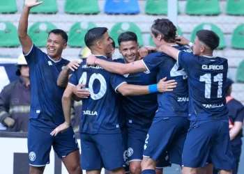 Debut victorioso para el último campeón, Independiente Rivadavia