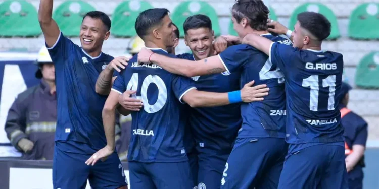 Debut victorioso para el último campeón, Independiente Rivadavia