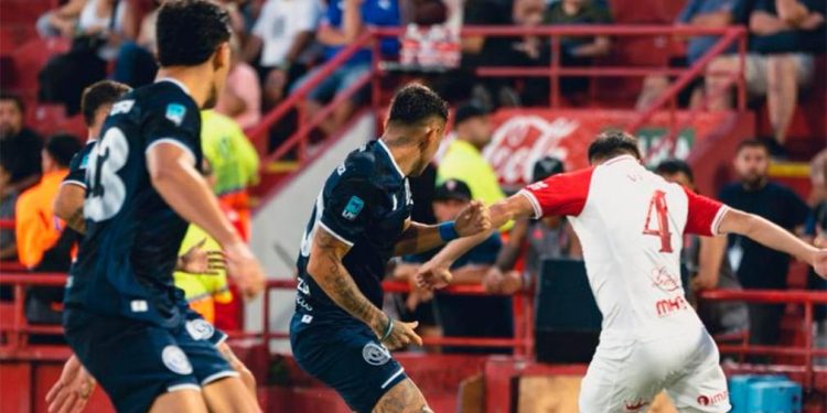 Independiente Rivadavia confirmó su buen arranque con otra victoria ante Huracán