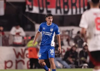 ¿Kevin López recibió una llamada, se fue de Santa Fe y no firma en Colón?