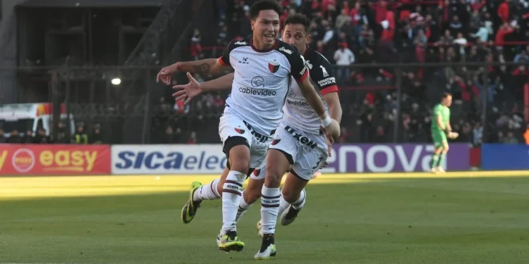 Colón evitó el conflicto con Lago, que extiende su contrato