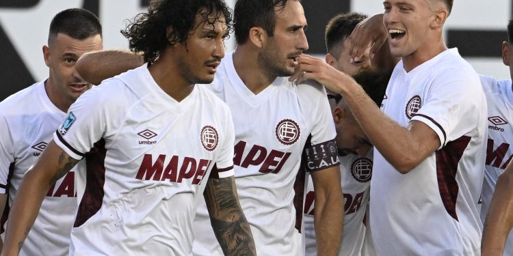 Lanús derrotó a San Lorenzo en el Gasómetro y llega encumbrado al duelo ante Unión