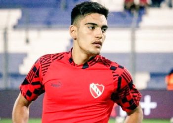 Llegó a Colón el volante que falta y buscan un zaguero