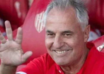 Madelón, entre los refuerzos que faltan y el partido con Lanús