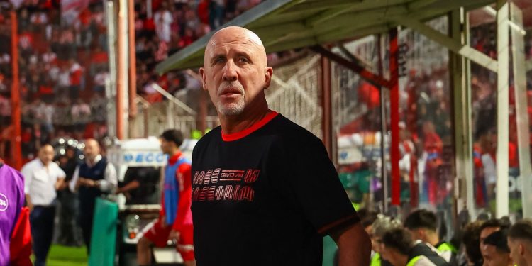 Daniel Oldrá dejó de ser el DT de Instituto de Córdoba