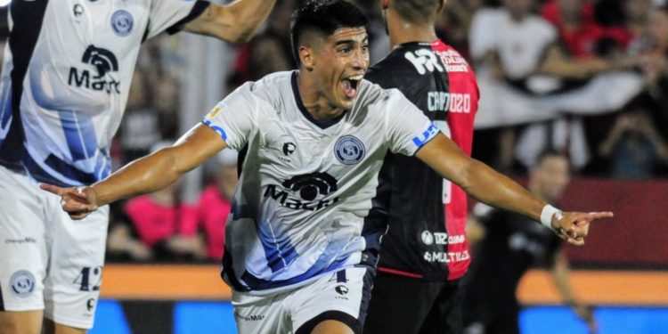 Peinipil, el lateral derecho apuntado por Colón