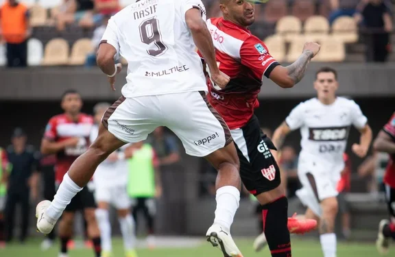 Platense derrotó a Instituto y lidera la zona A