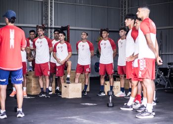Unión trabaja en Uruguay a 10 días del debut