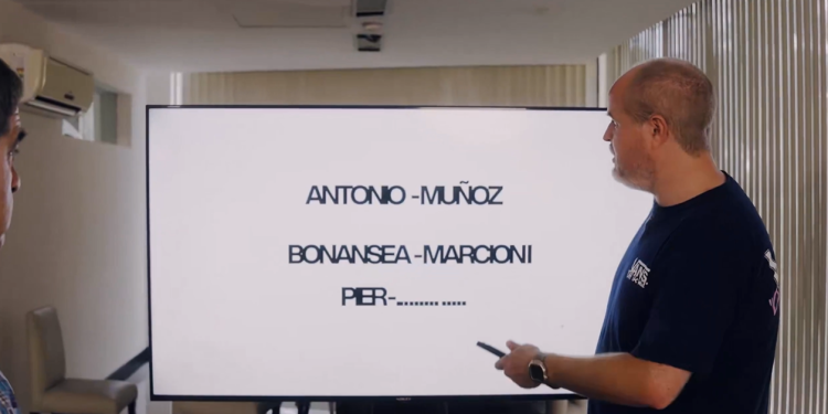 La ingeniosa presentación del refuerzo número 15 de Colón