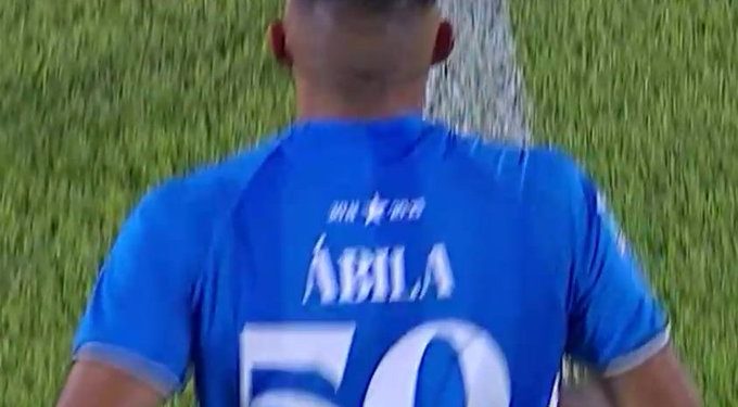 Debutó Wanchope en Estudiantes RC y quedó en offside