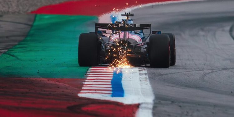 El Alpine de Colapinto se detuvo en pista en los test de Bahréin