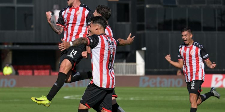 Barracas Central venció a Gimnasia y sumó de a tres por primera vez
