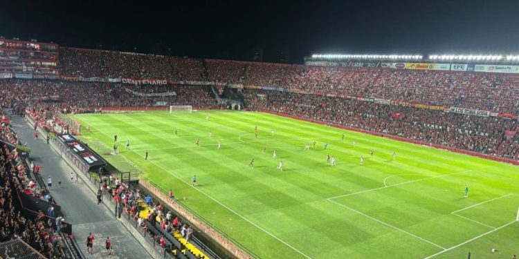 Colón y el orgullo de llegar a 30 mil socios estando en el ascenso