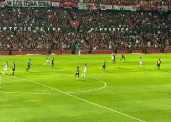 Colón encendió la ilusión en el Brigadier: debut triunfal ante Madryn