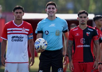 Colón debutó en el torneo de reserva con un empate ante Estudiantes