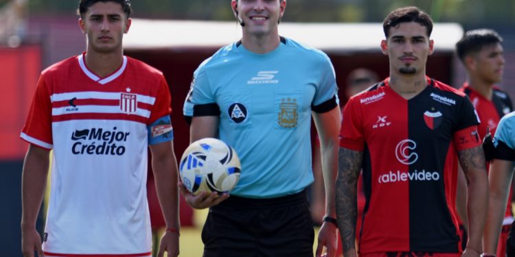 Colón debutó en el torneo de reserva con un empate ante Estudiantes