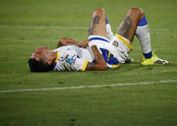 El Bichi Fuertes apuntó contra los árbitros por el trato a Di María: «Le cobran todo»