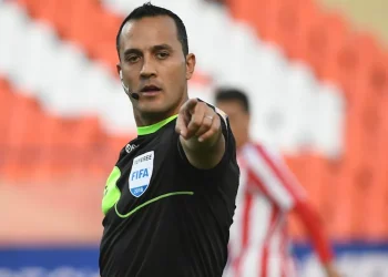 Atlético Tucumán denunciará al árbitro Fernando Espinoza