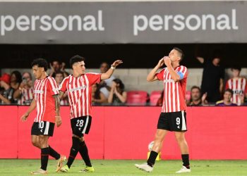 Estudiantes venció a Riestra por la mínima y trepó en el Torneo Apertura