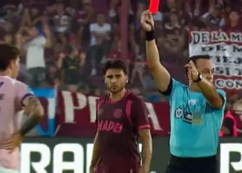 Se conoció la sanción a Fascendini por su expulsión ante Lanús