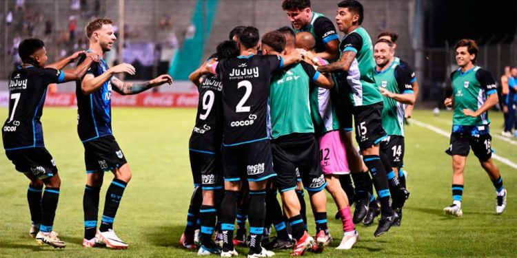Gimnasia de Jujuy dio el golpe en Salta y eliminó a Central Córdoba
