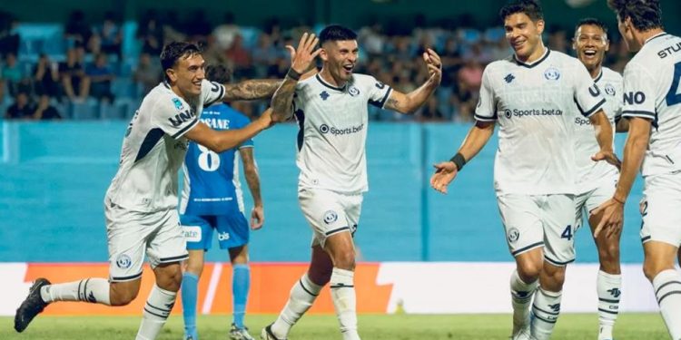 Independiente Rivadavia venció a Estudiantes RC y sigue con puntaje perfecto