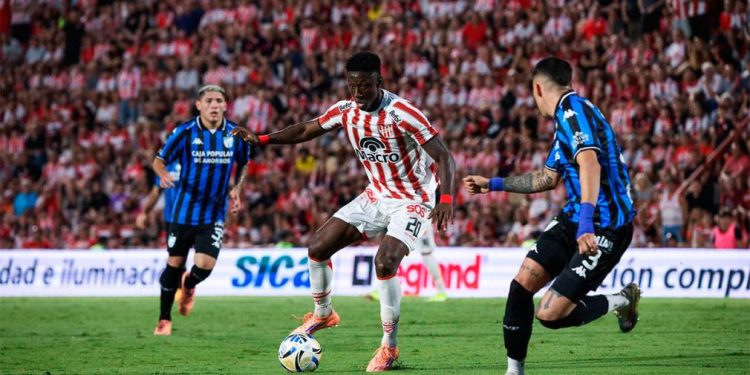 Instituto venció a Atlético Tucumán sobre el cierre del partido