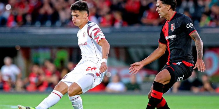 Estudiantes le ganó a Newells y lo hundió en la previa al clásico