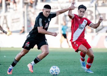 Riestra tuvo que batallar para eliminar a Maipú de la Copa Argentina