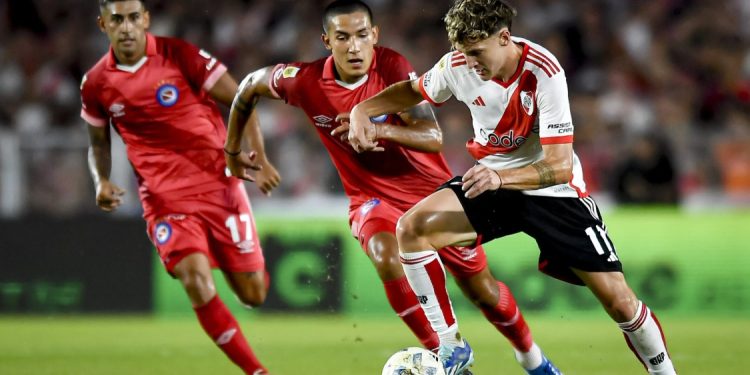 River visita a Argentinos, en busca de la recuperación