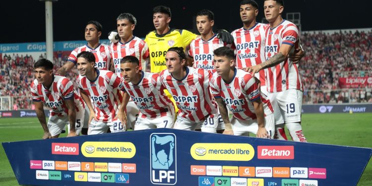 El sorpresivo cambio que implementaría Madelón para el duelo ante Sarmiento